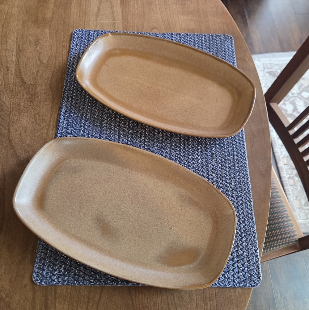 Pair Of Frankoma Platters In Plainsman Brown Colorway